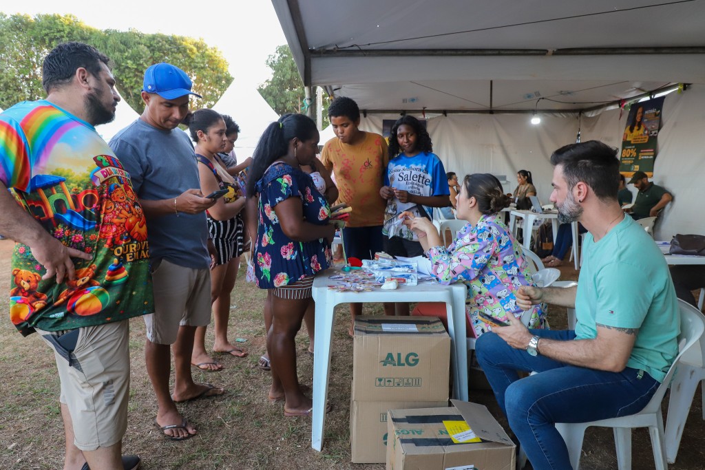 Viva Seu Bairro leva saúde, cidadania e lazer aos moradores do Ouro Verde