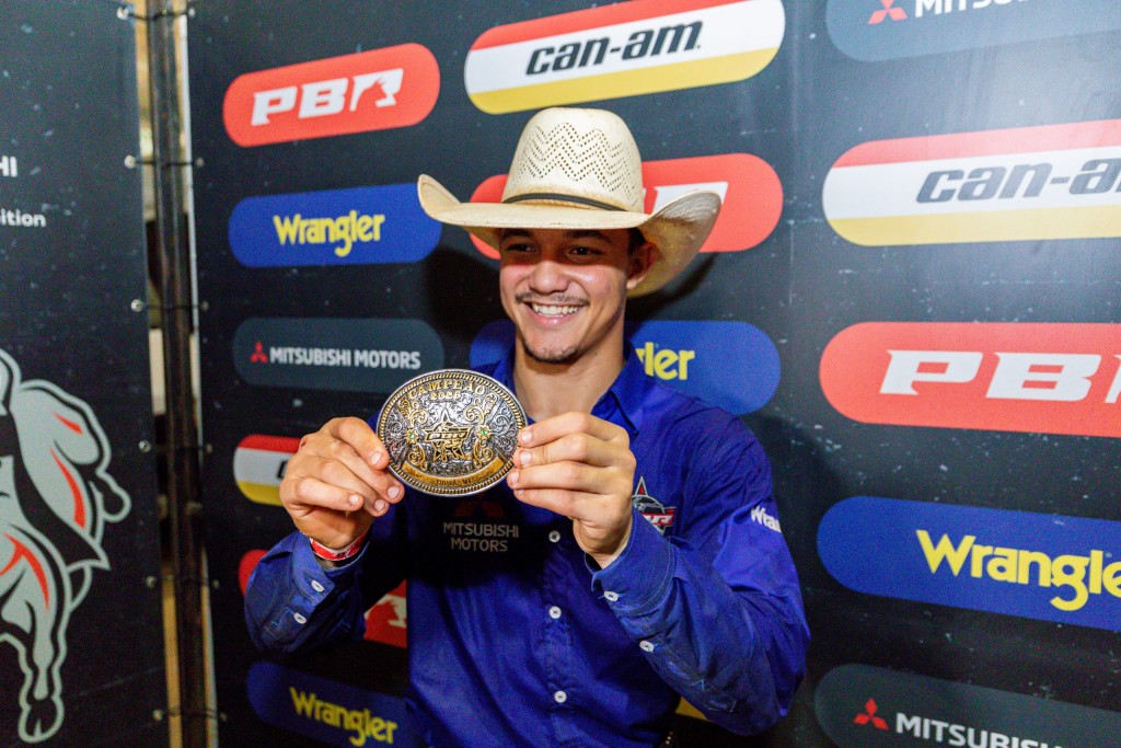 Mato-grossense João Paulo Velasco de Paranaíta vence etapa da PBR Brasil no encerramento do AgroFestival em Cuiabá