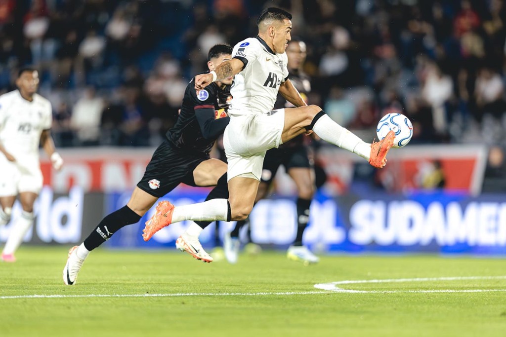 Atlético-MG vence o Bragantino fora de casa e abre vantagem nas oitavas da Sul-Americana