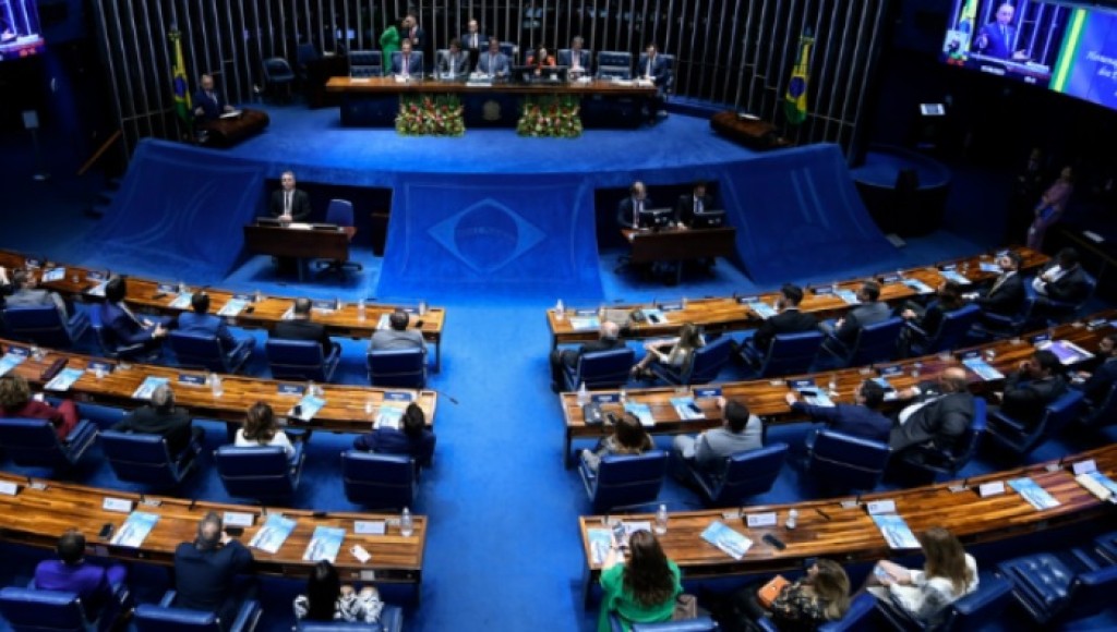 Projeto abre caminho para reduzir diesel e cria estímulos a insumos nacionais