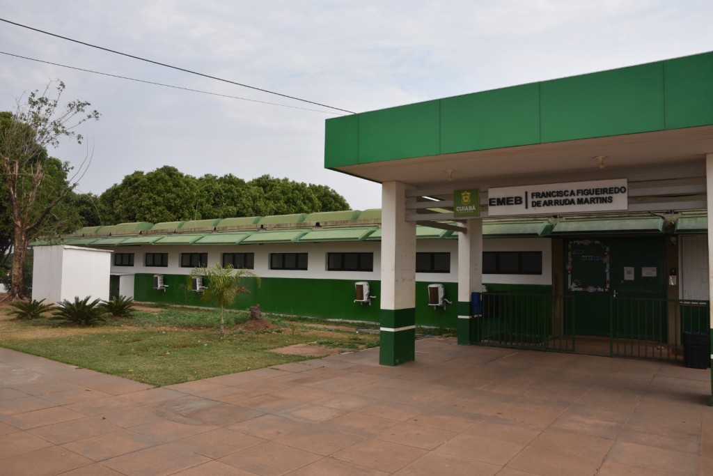 Prefeitura avalia melhorias na escola de tempo integral do Jardim Eldorado