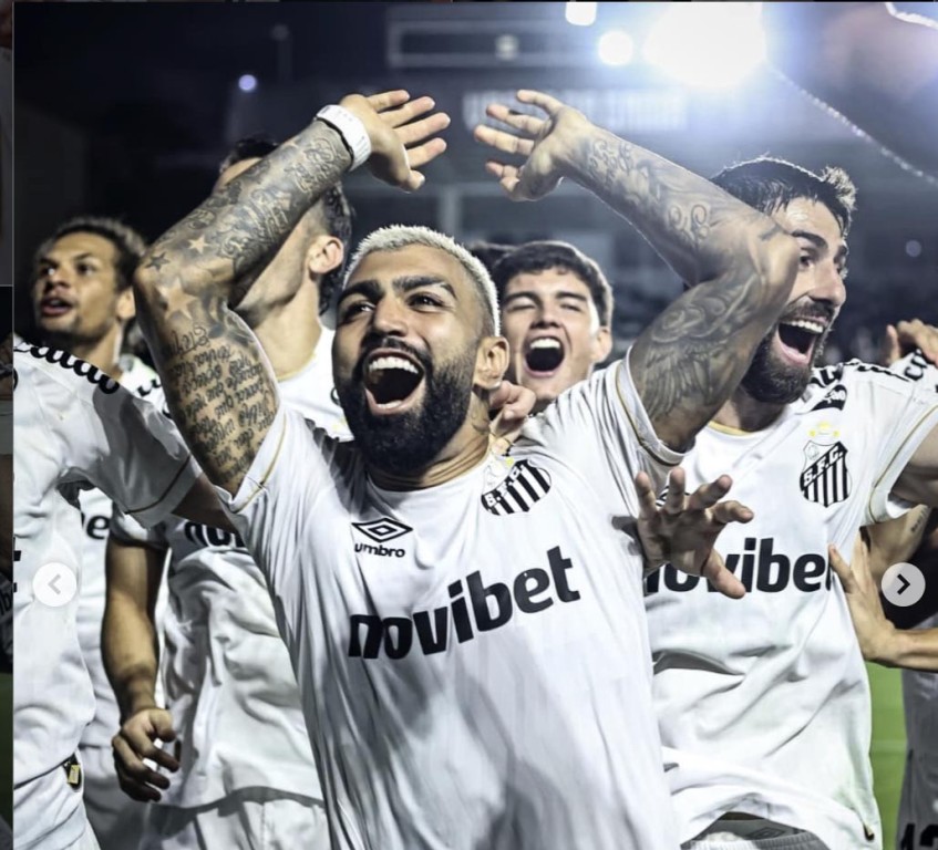 Santos goleia o Vasco, deixa o Z4 e conquista primeira vitória fora de casa