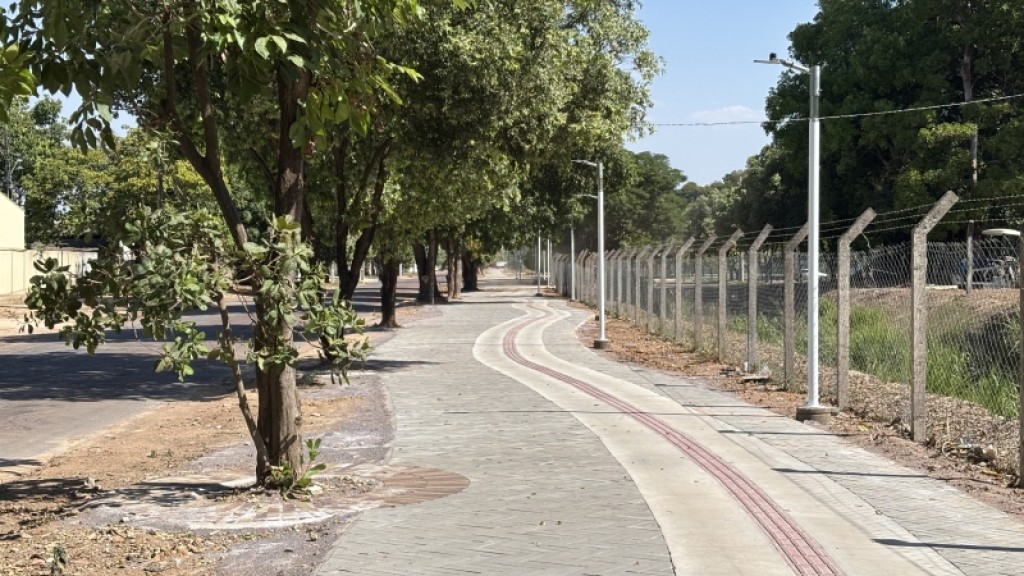 Prefeitura e Sinop Energia entregam nova calçada em frente ao Parque Florestal