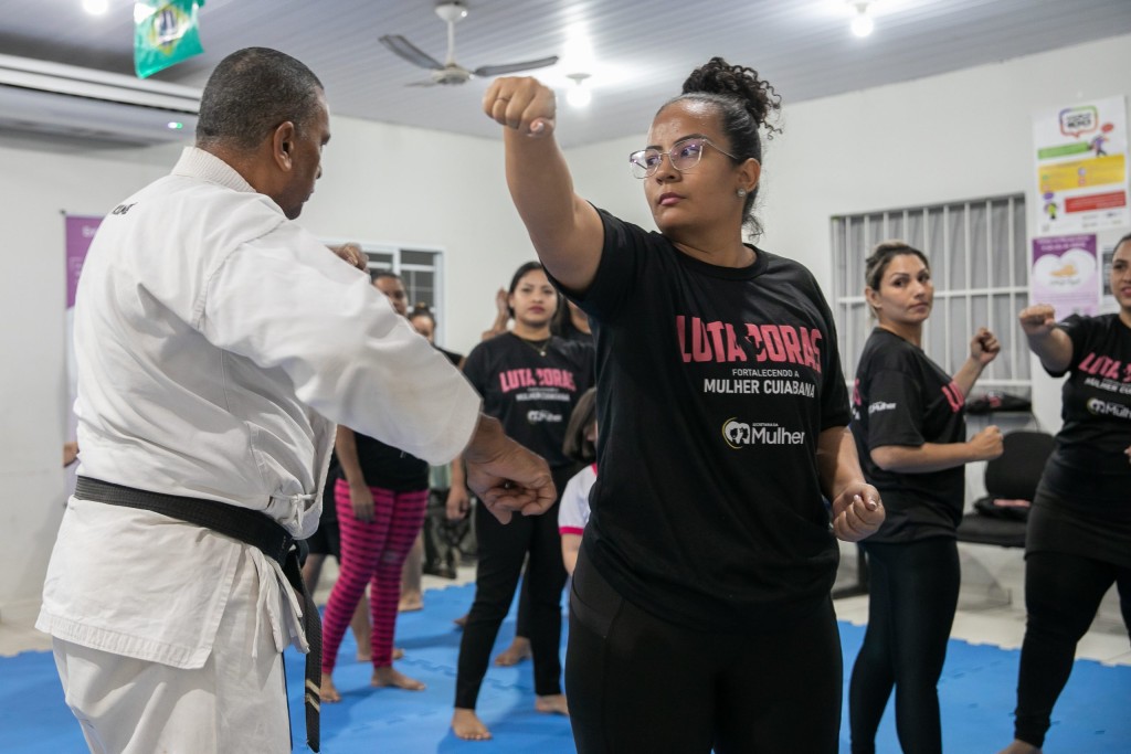 Projeto Lutadoras entrega kits e inicia avaliação física e nutricional de mulheres em Cuiabá