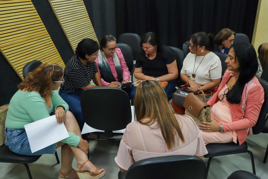 Programa Alfabetiza reúne gestores escolares em formação para fortalecer a aprendizagem em Várzea Grande