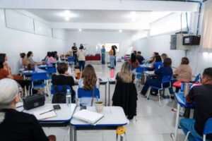 Profissionais da rede municipal participam de capacitação sobre psicomotricidade como aliada no desenvolvimento de alunos atípicos