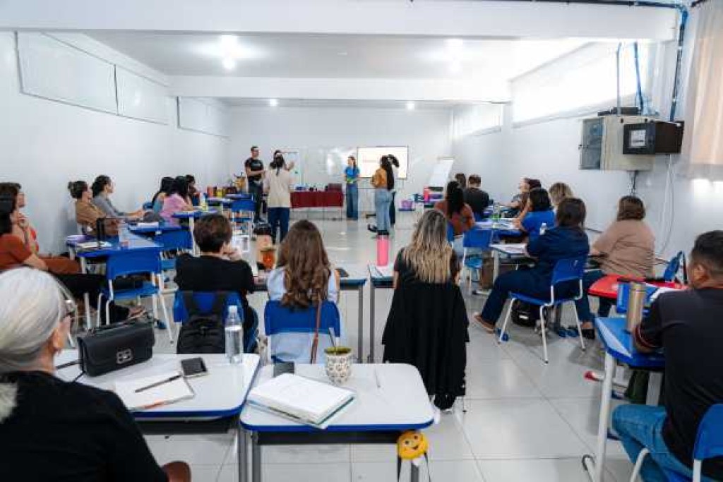 Profissionais da rede municipal participam de capacitação sobre psicomotricidade como aliada no desenvolvimento de alunos atípicos