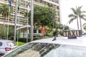 Prefeitura de Cuiabá e IPEM realizam força-tarefa para regularização de taxímetros