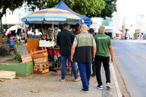 Prefeitura reforça ordenamento urbano com ações de orientação, limpeza e fiscalização em Cuiabá