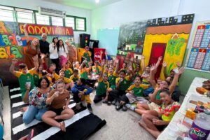 Alunos da EMEB Manoel Correia celebram a cultura mato-grossense com apresentações de Siriri e Cururu