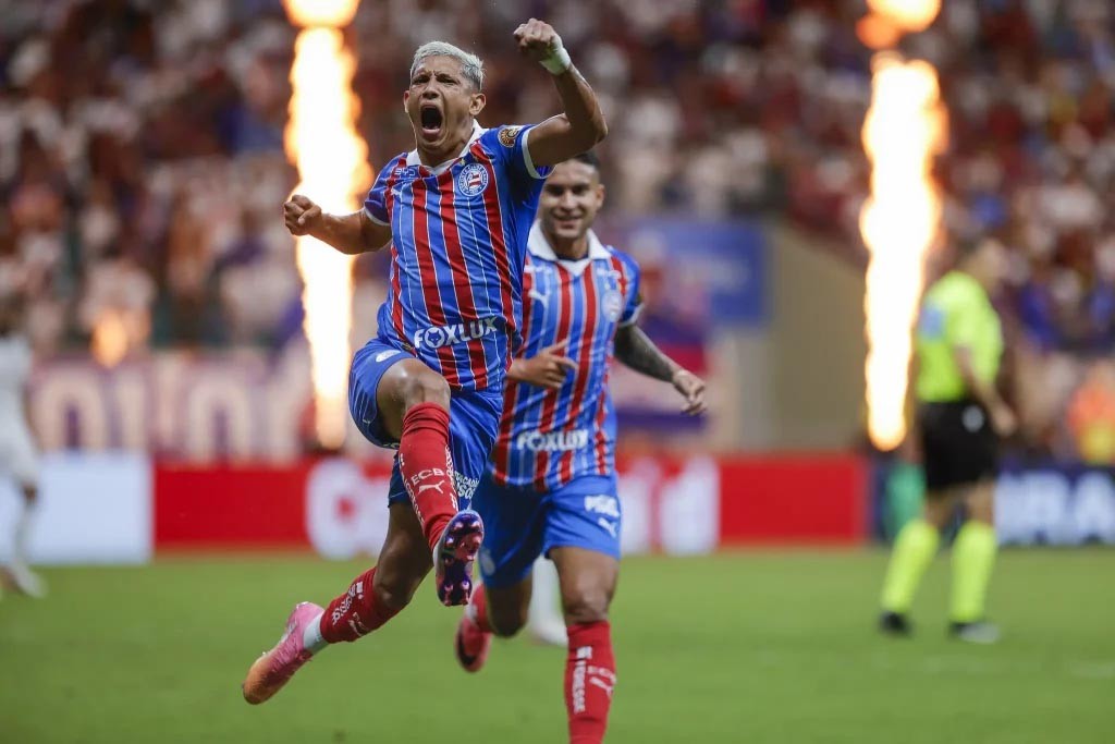 Bahia vence o Internacional na Fonte Nova e entra no G-5 do Brasileirão