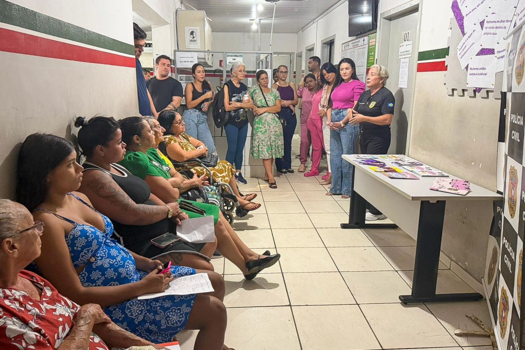 Informação e acolhimento marcam encerramento do Agosto Lilás com roda de conversa sobre violência contra a mulher