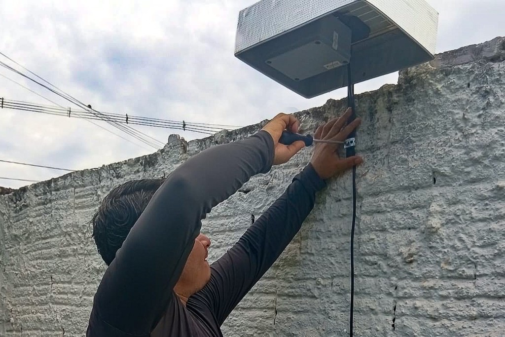 Unidades escolares recebem equipamentos para monitorar pressão e vazão da água