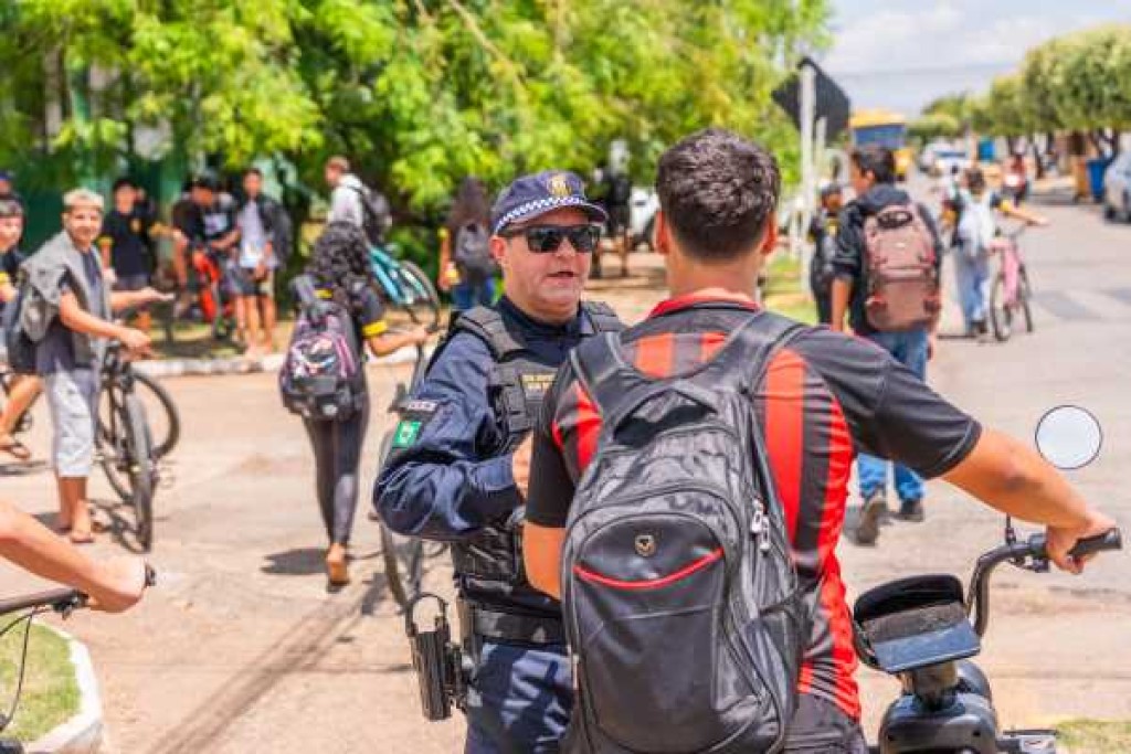 Guarda Civil Municipal intensifica orientações sobre uso de bicicleta elétricas e similares em escolas de Lucas do Rio Verde