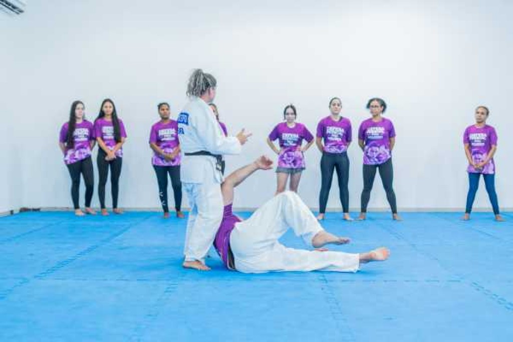 Prefeitura realiza primeiro curso de defesa pessoal para mulheres em Lucas do Rio Verde