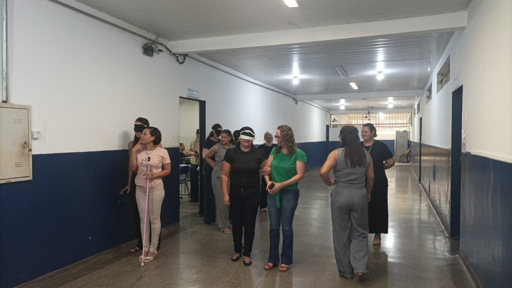 Professores da rede municipal vivenciam desafios da deficiência visual em formação inédita