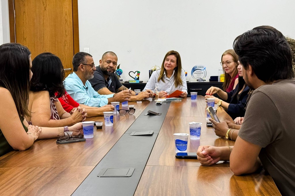 Prefeita Flávia Moretti recebe integrantes do terceiro setor e destaca importância das entidades nas políticas públicas