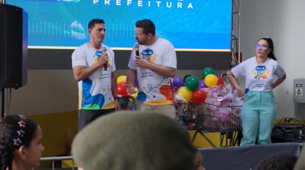 Rua da Alegria reúne famílias e oferece lazer às crianças e serviços gratuitos à comunidade