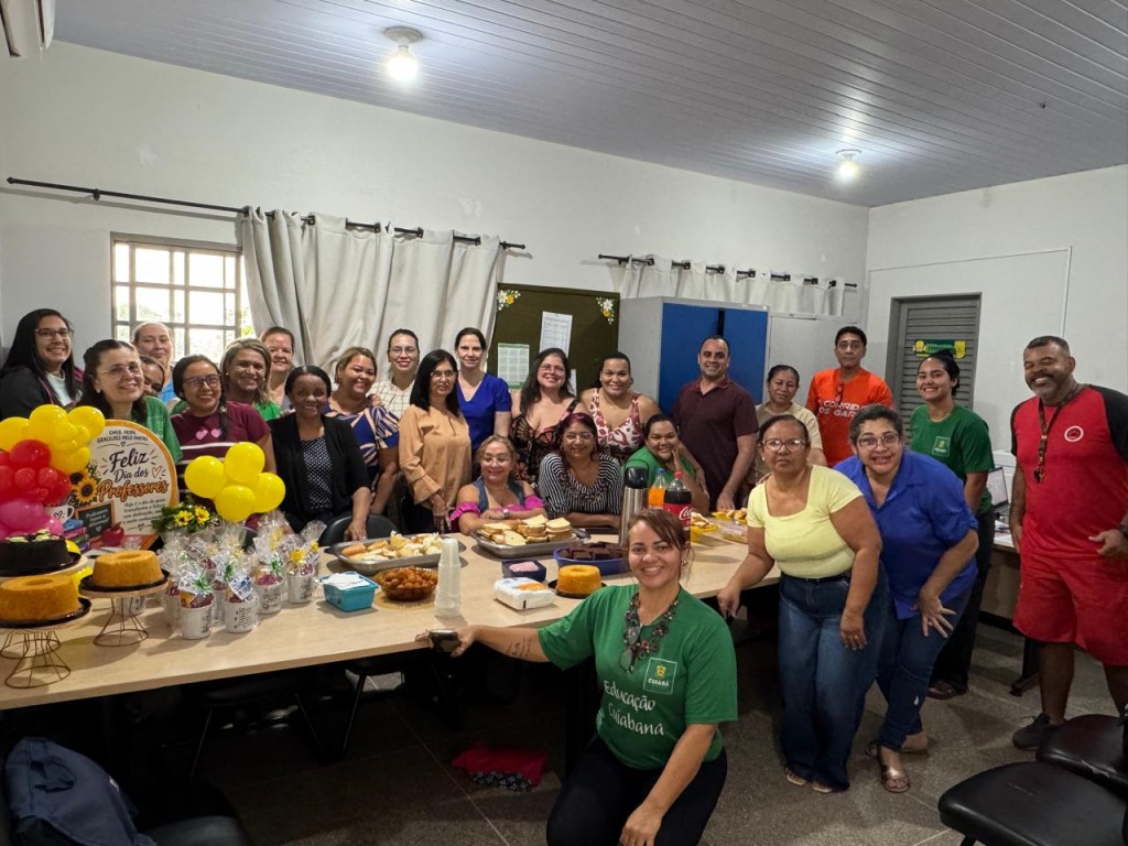 Professores da rede municipal de Cuiabá recebem homenagens pelo Dia do Professor