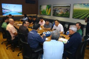 Prefeitura de Sinop articula parcerias para consolidar empresa chinesa de máquinas agrícolas