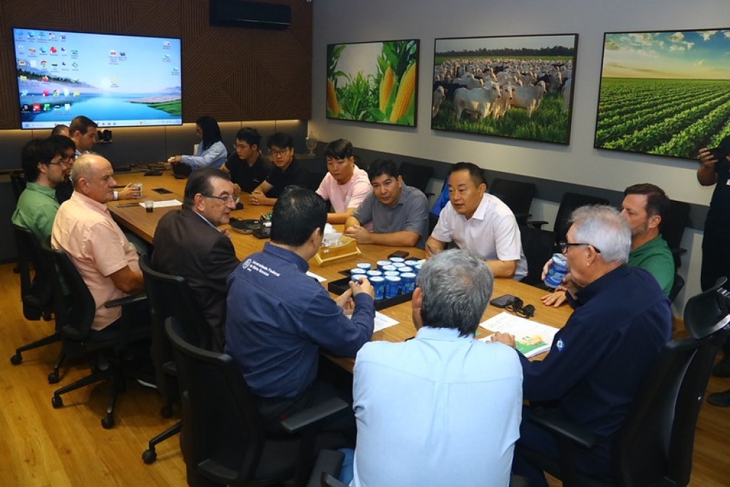 Prefeitura de Sinop articula parcerias para consolidar empresa chinesa de máquinas agrícolas