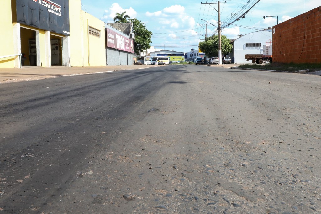 Recapeamento renova pavimento de cinco ruas no bairro 23 de Setembro
