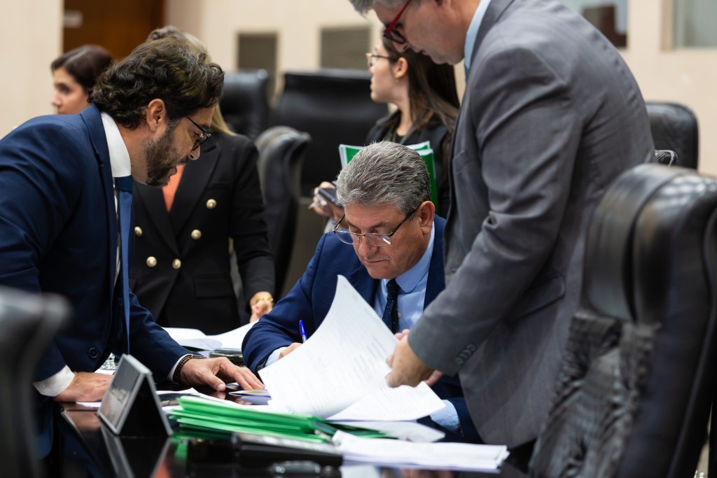 Deputados aprovam por unanimidade projeto que homenageia pioneiro de Comodoro
