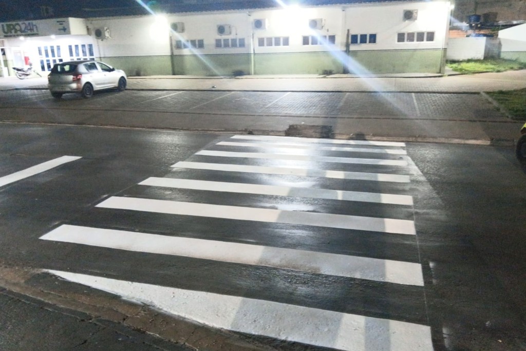 Prefeitura reforça sinalização viária em avenidas e ruas de Várzea Grande