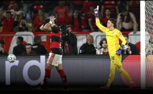 Flamengo perde nos pênaltis e está eliminado da Libertadores